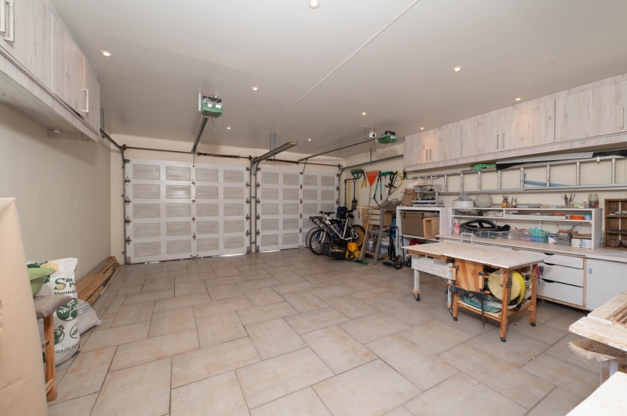 4 Bedroom Property for Sale in Outeniqua Strand Western Cape